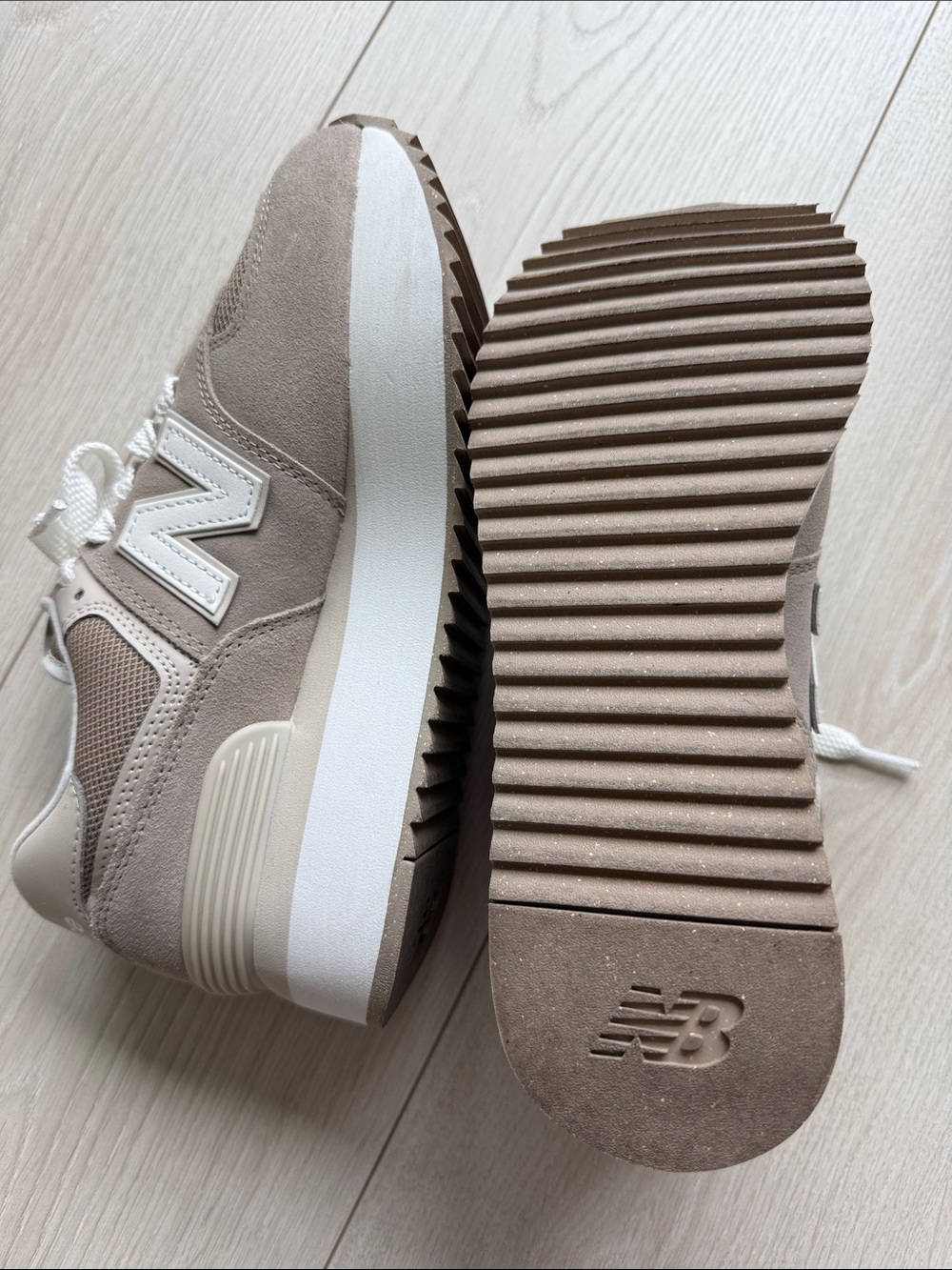 New Balance 574 Women's Taupe and White Platform Sneakers Size 8 - Picture 6 of 7